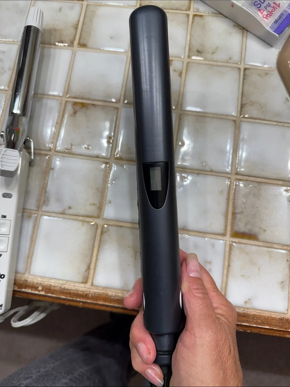2.5 in Salon Series Curling Iron w/ Auto Off & 1 in hot shot tools Straightener